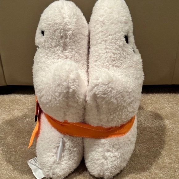 Ghost pillows - Picture 2 of 3